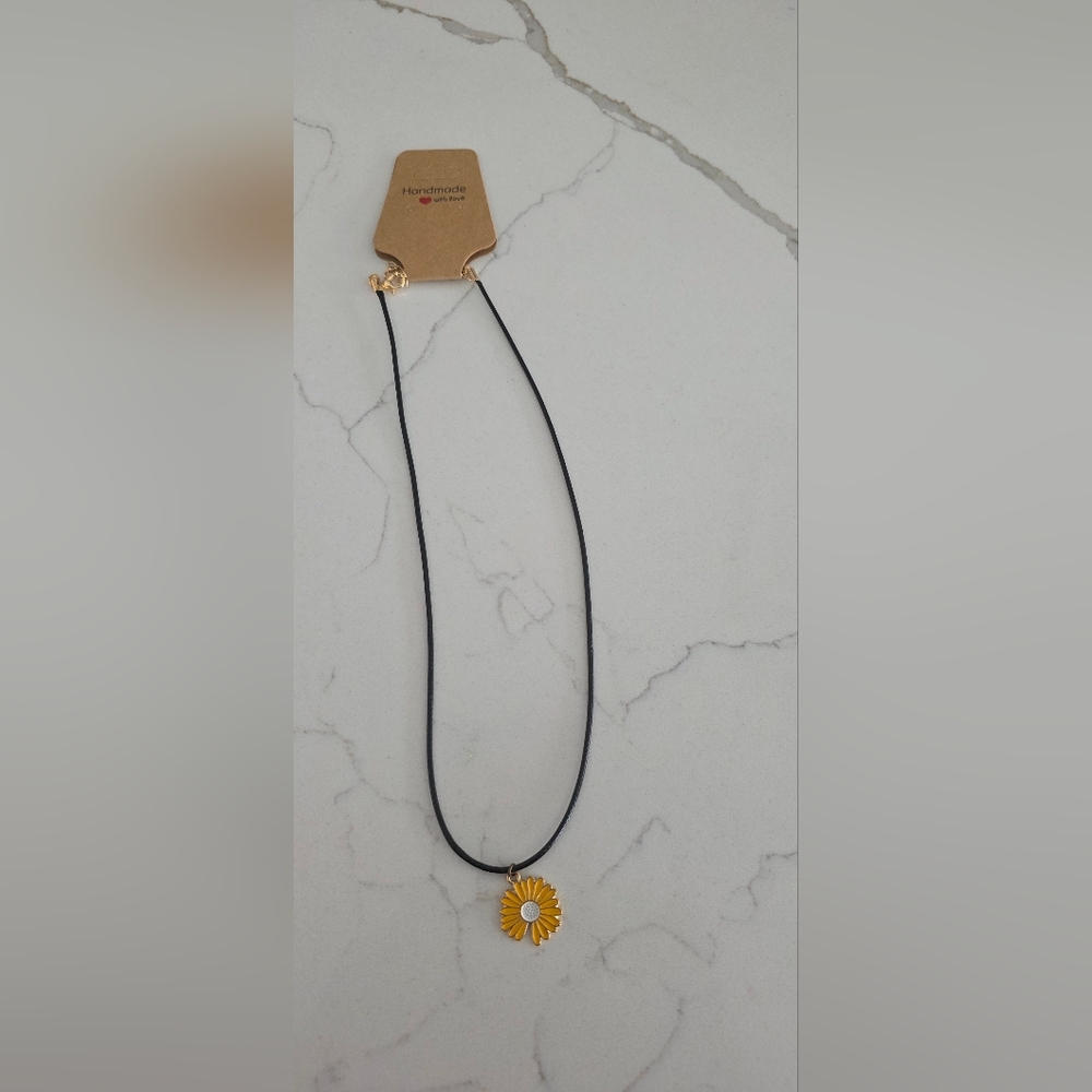 2for$25 Cute Daisy Charm Necklace 🌼✨
